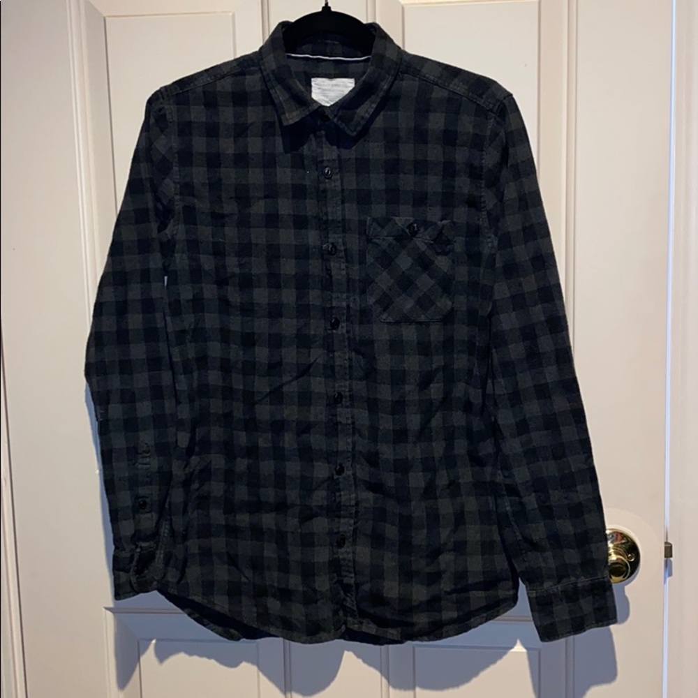 Men’s light weight flannel long sleeve button up S